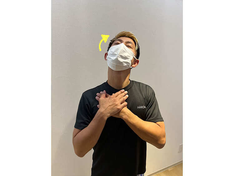 斜角筋ストレッチの写真